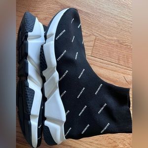 Size 9 Balenciaga shoes speed 2.0
